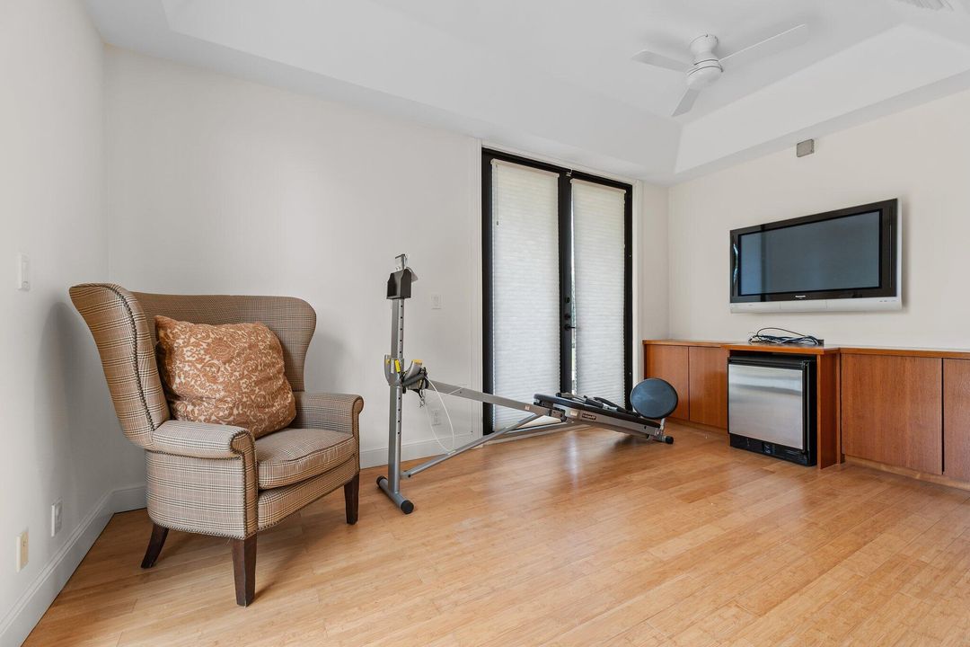 На продажу: $4,300,000 (5 спален, 6 ванн, 4489 Квадратных фут)