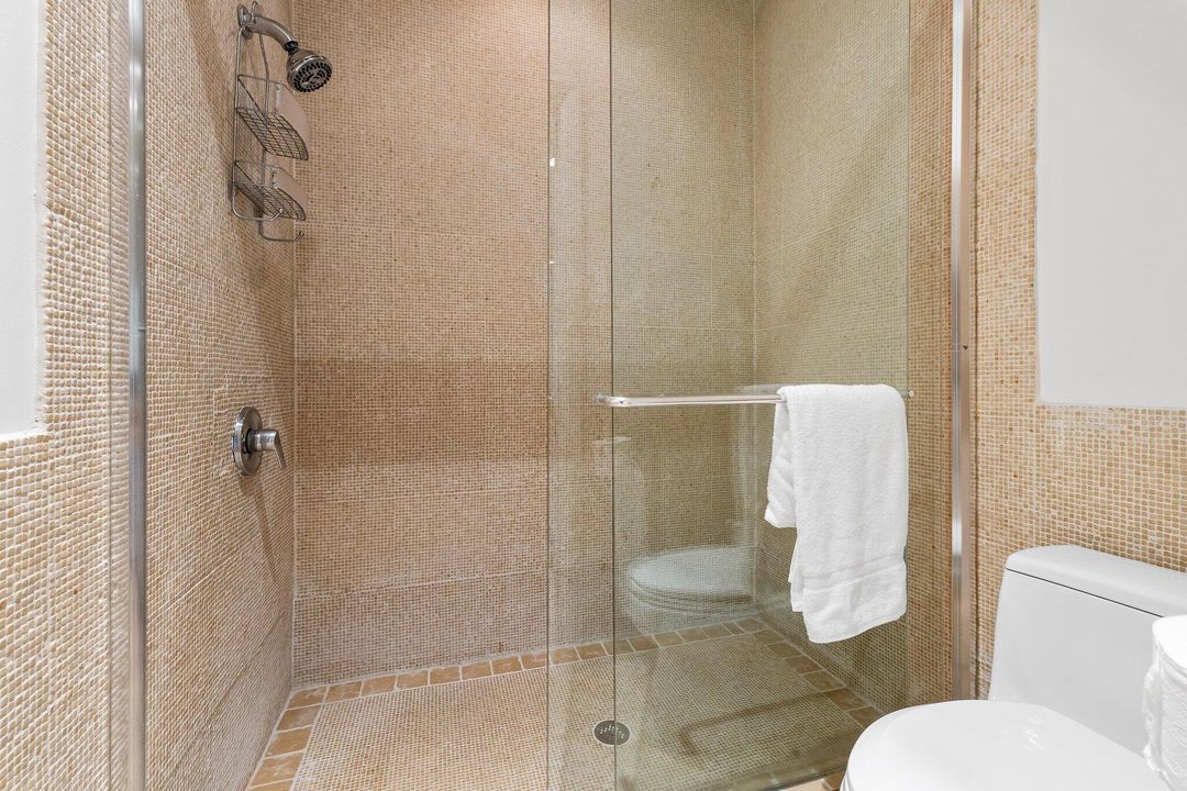 На продажу: $4,300,000 (5 спален, 6 ванн, 4489 Квадратных фут)