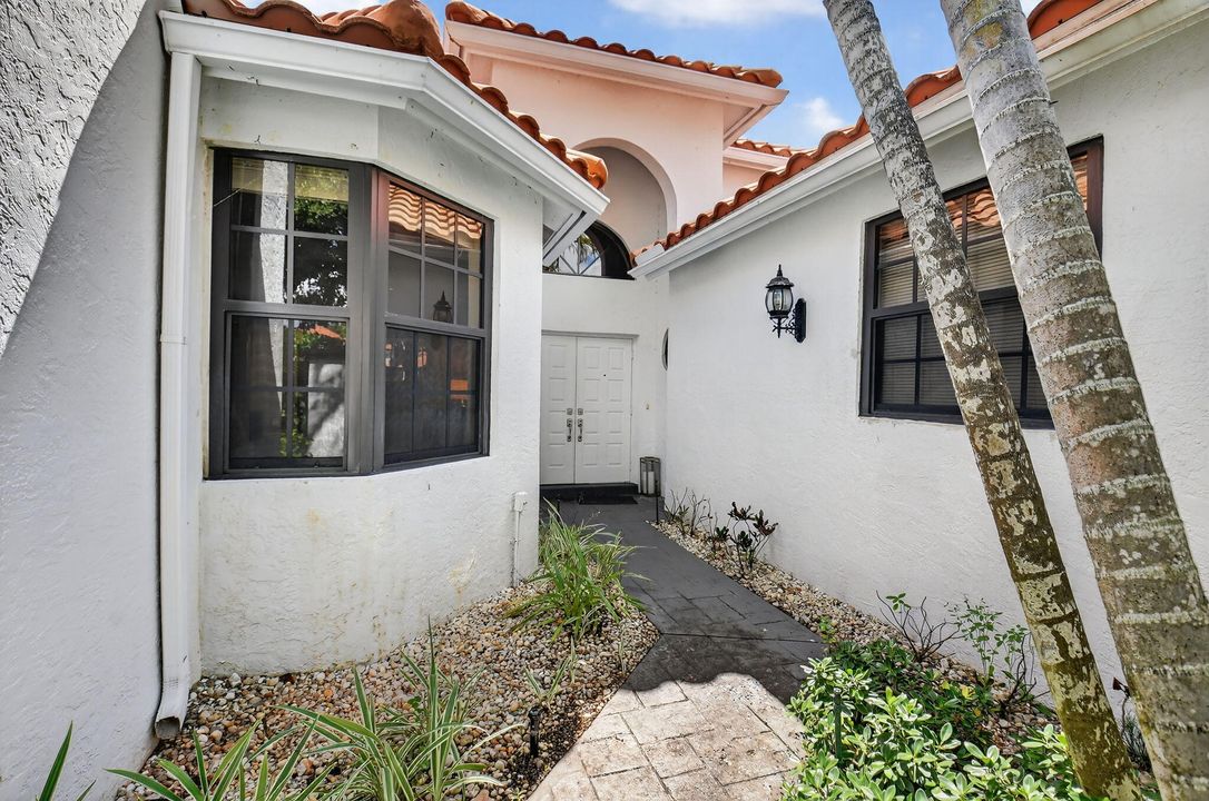 For Rent: $18,000 (3 beds, 2 baths, 2180 Square Feet)