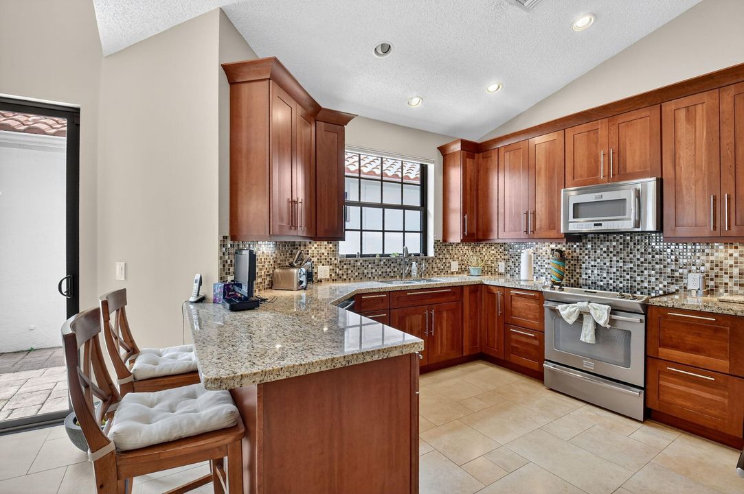 For Rent: $18,000 (3 beds, 2 baths, 2180 Square Feet)