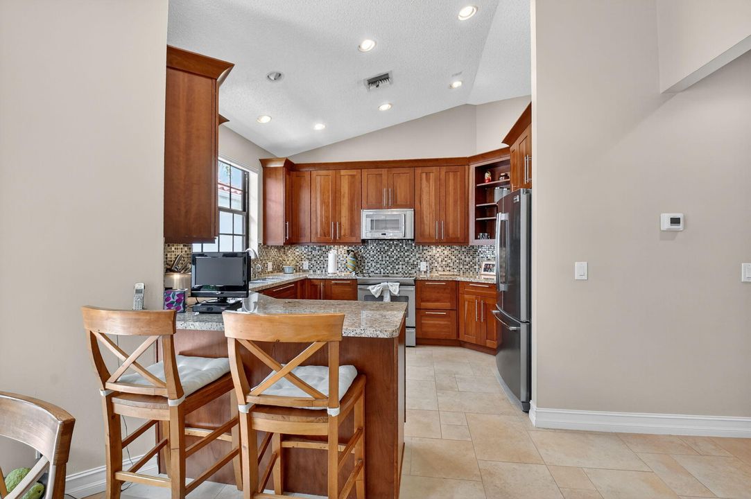 For Rent: $18,000 (3 beds, 2 baths, 2180 Square Feet)