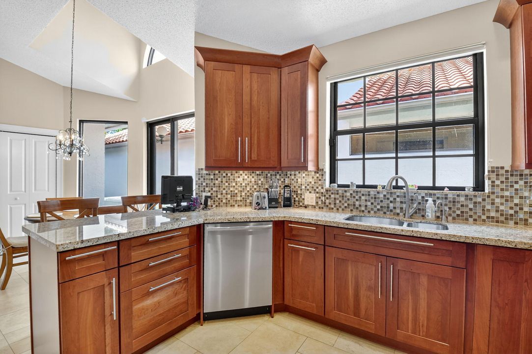 For Rent: $18,000 (3 beds, 2 baths, 2180 Square Feet)