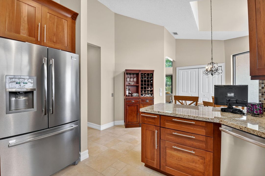 For Rent: $18,000 (3 beds, 2 baths, 2180 Square Feet)