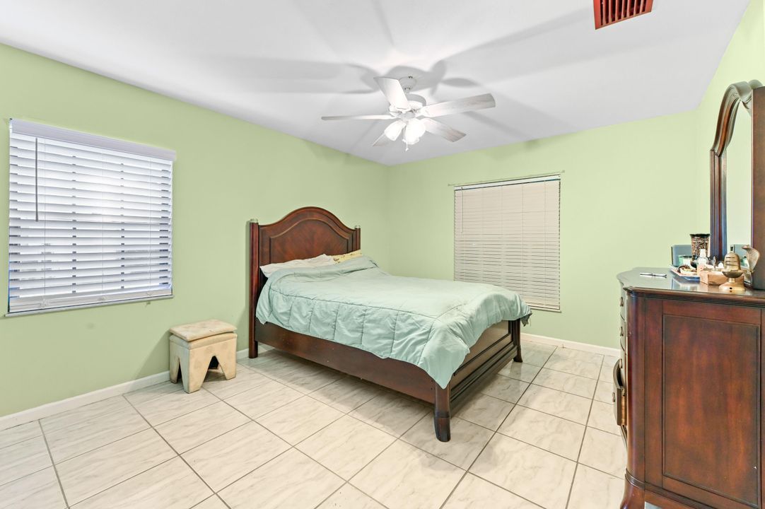 For Sale: $599,900 (3 beds, 2 baths, 1658 Square Feet)