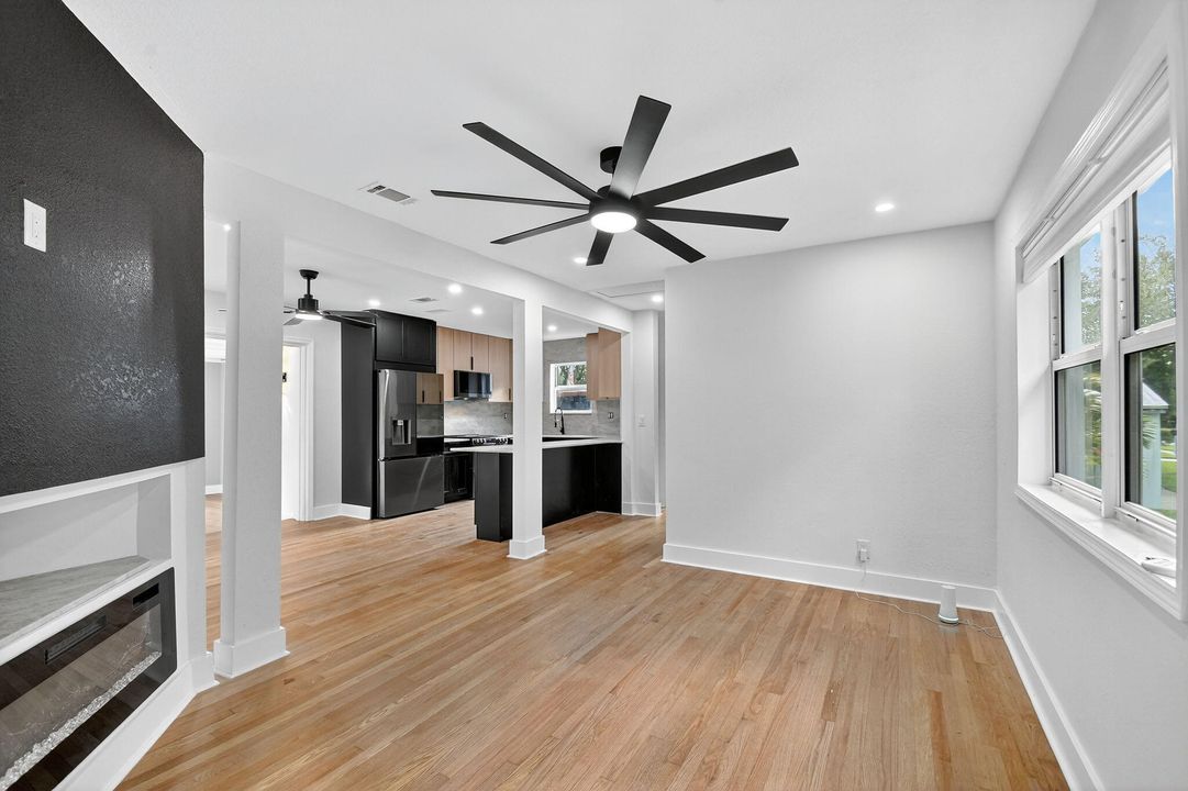 На продажу: $649,999 (2 спален, 2 ванн, 1252 Квадратных фут)