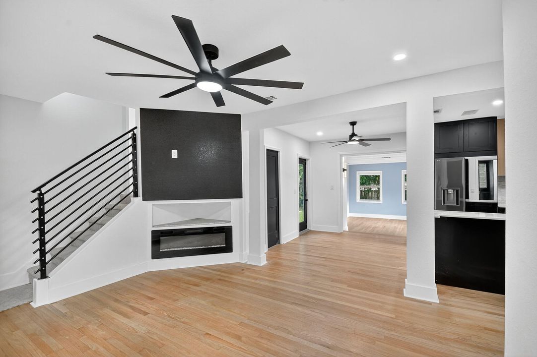 На продажу: $649,999 (2 спален, 2 ванн, 1252 Квадратных фут)