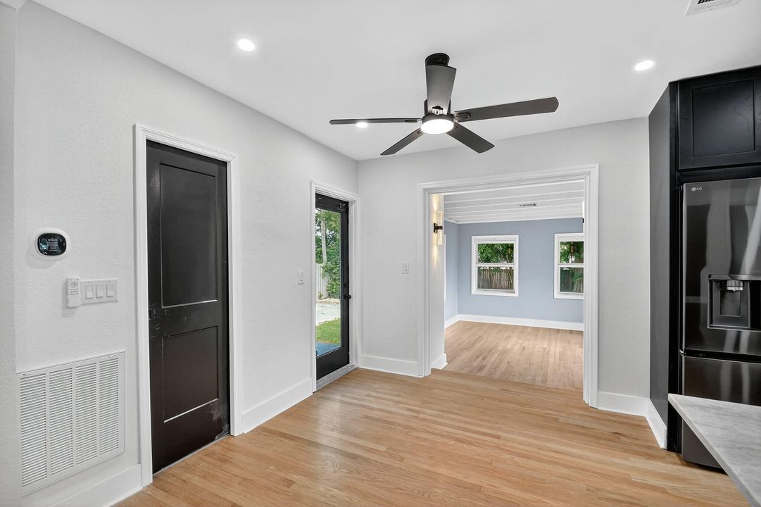 На продажу: $649,999 (2 спален, 2 ванн, 1252 Квадратных фут)