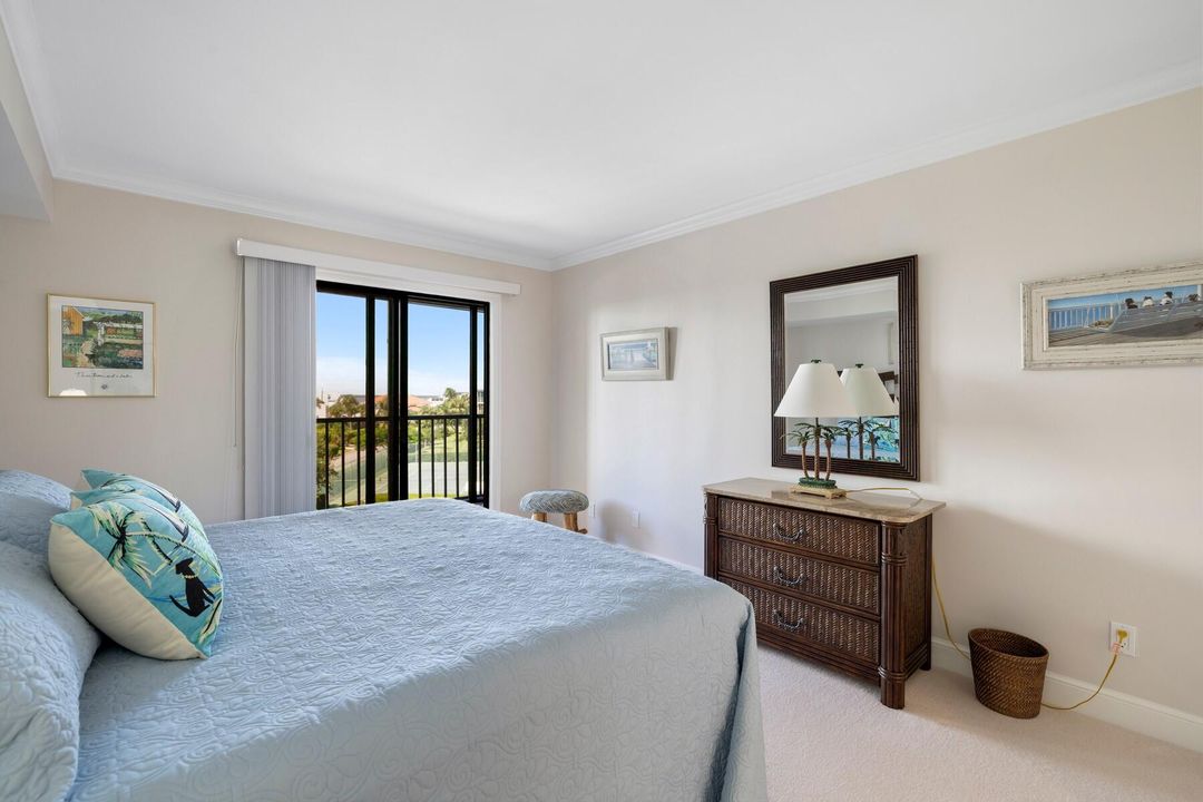 For Sale: $549,000 (2 beds, 2 baths, 1880 Square Feet)