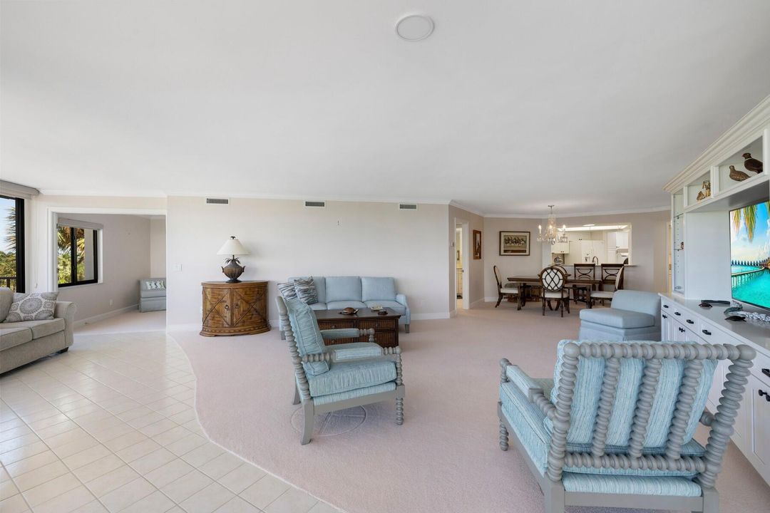 For Sale: $549,000 (2 beds, 2 baths, 1880 Square Feet)