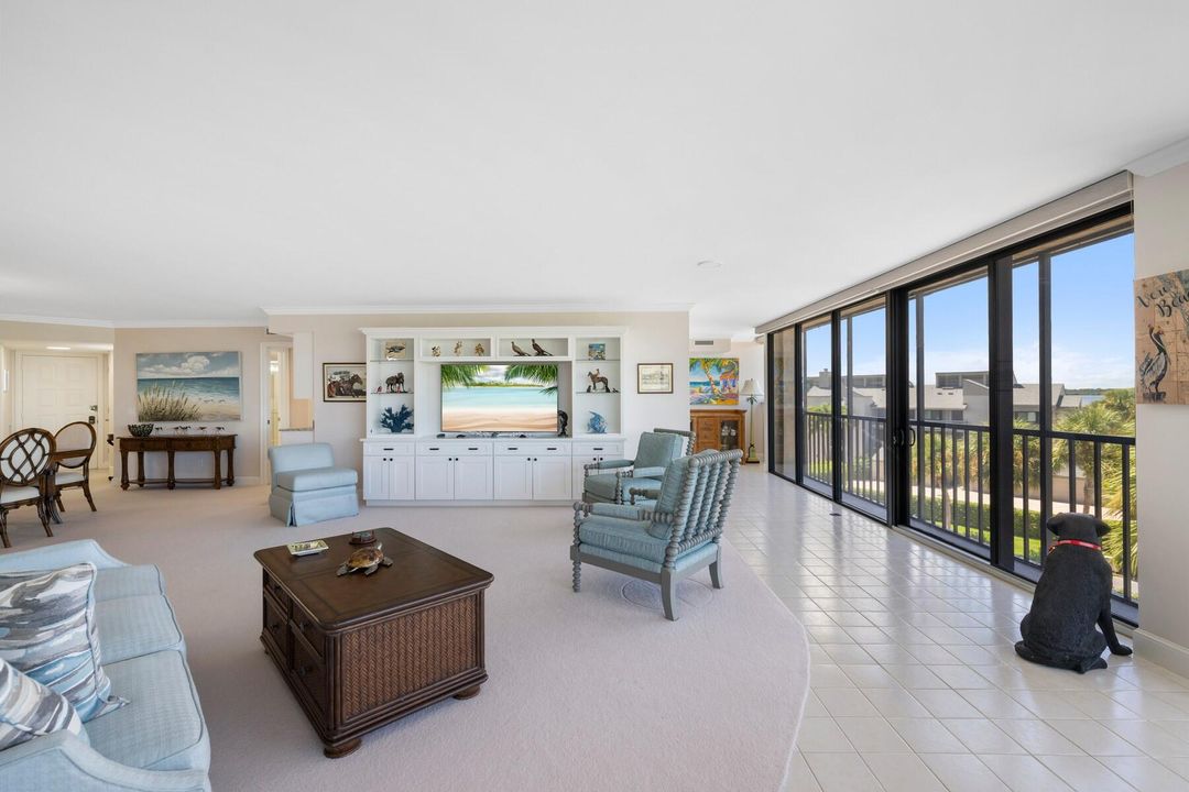 For Sale: $549,000 (2 beds, 2 baths, 1880 Square Feet)