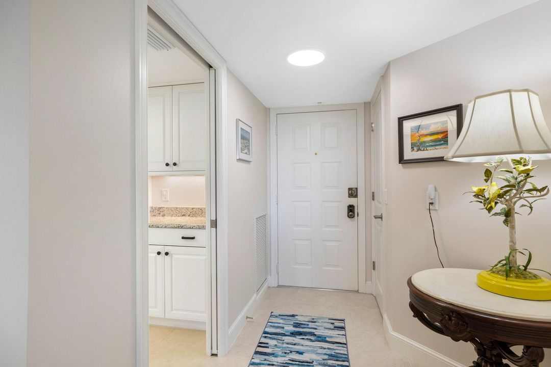 For Sale: $549,000 (2 beds, 2 baths, 1880 Square Feet)