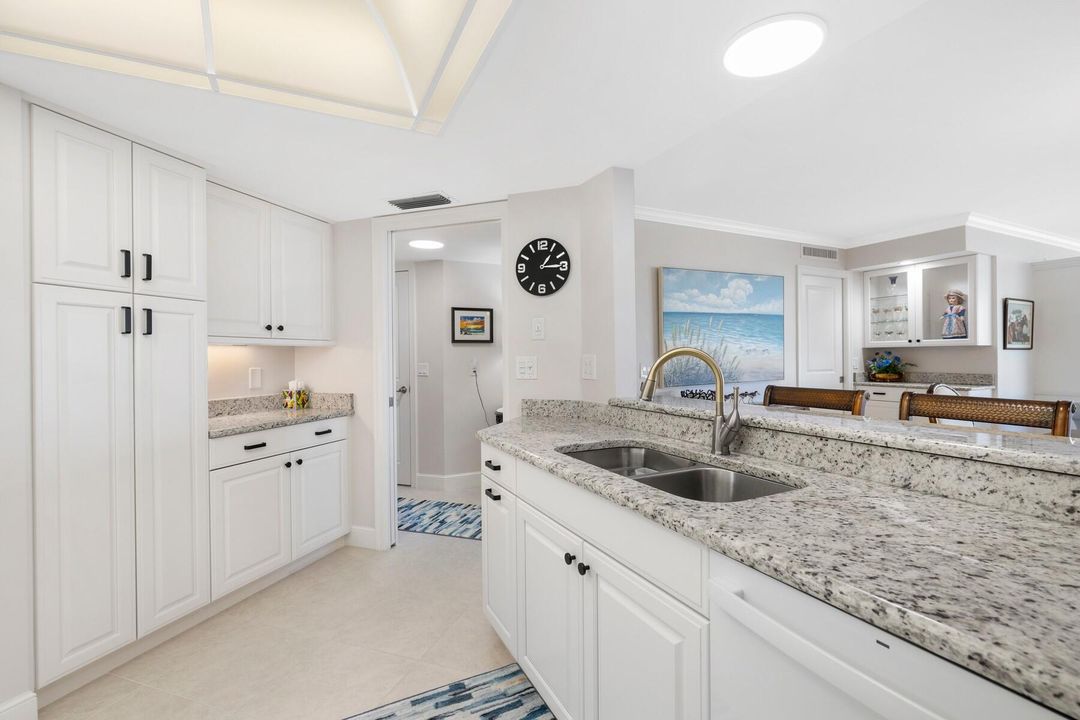 For Sale: $549,000 (2 beds, 2 baths, 1880 Square Feet)