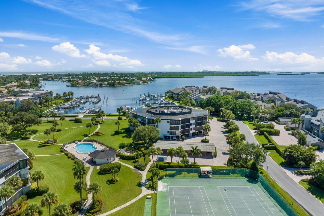 For Sale: $549,000 (2 beds, 2 baths, 1880 Square Feet)