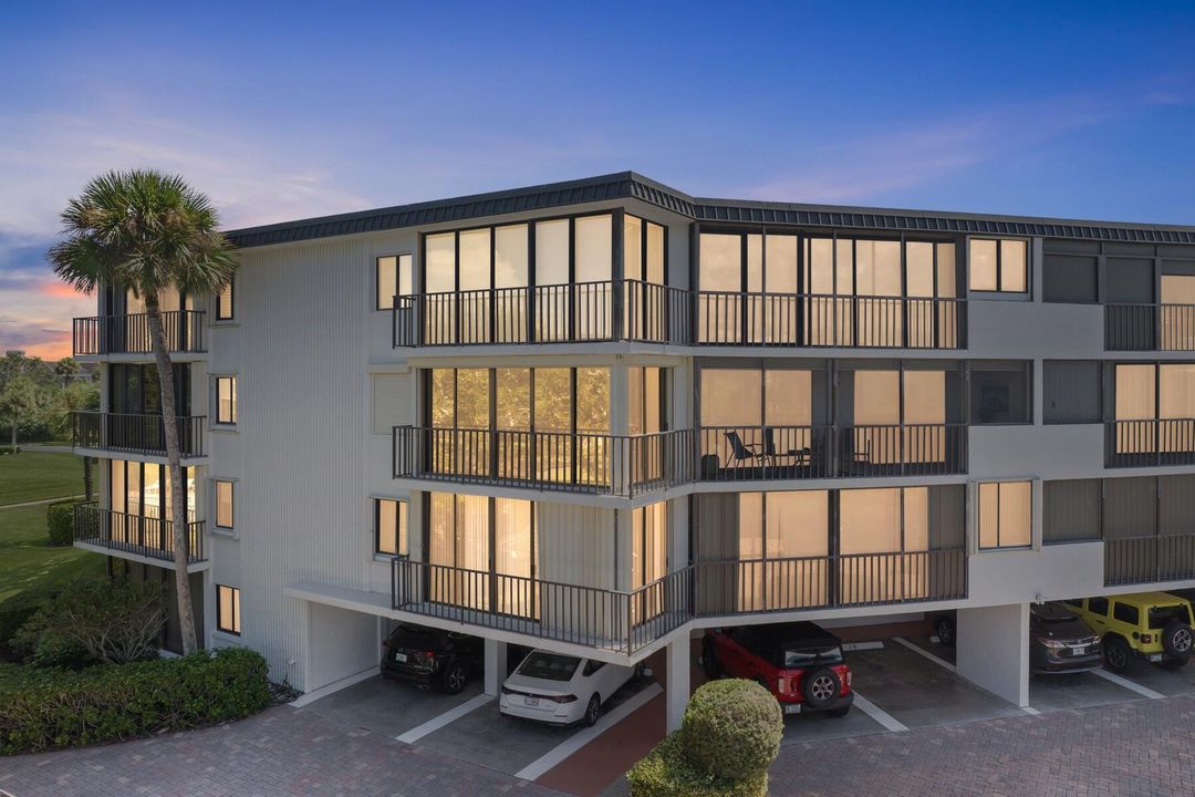 For Sale: $549,000 (2 beds, 2 baths, 1880 Square Feet)