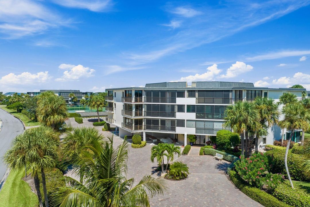 For Sale: $549,000 (2 beds, 2 baths, 1880 Square Feet)