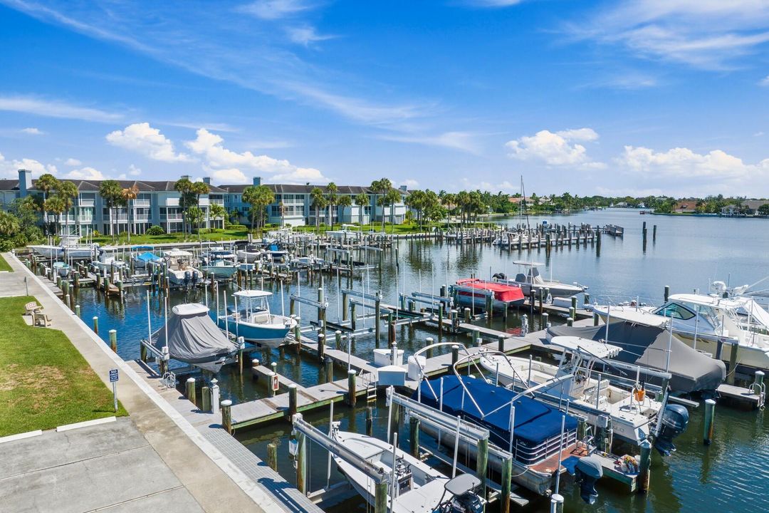 For Sale: $549,000 (2 beds, 2 baths, 1880 Square Feet)