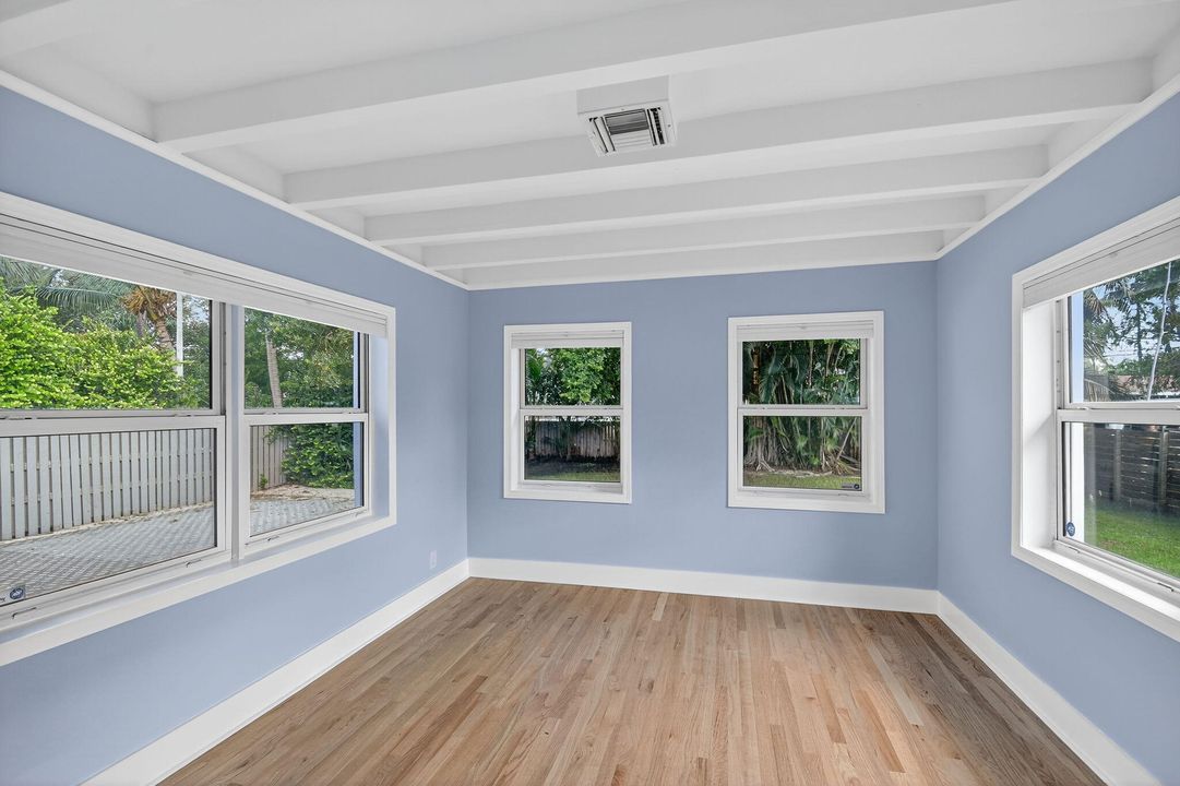 На продажу: $649,999 (2 спален, 2 ванн, 1252 Квадратных фут)