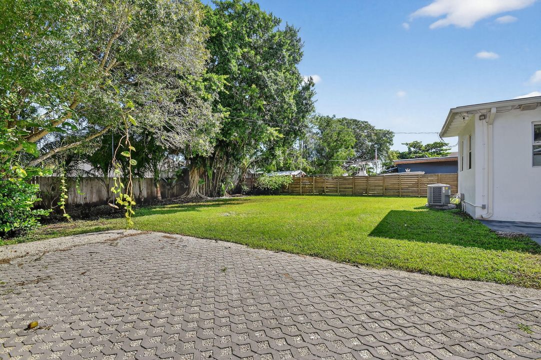 На продажу: $649,999 (2 спален, 2 ванн, 1252 Квадратных фут)