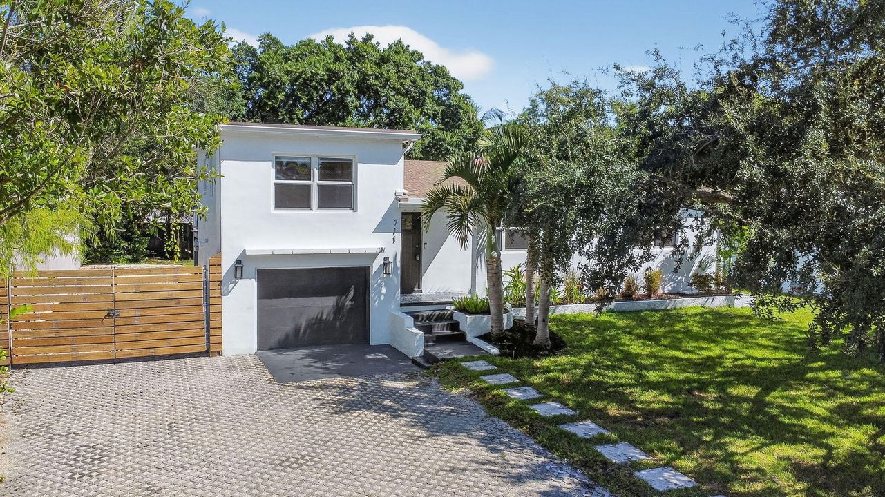 На продажу: $649,999 (2 спален, 2 ванн, 1252 Квадратных фут)