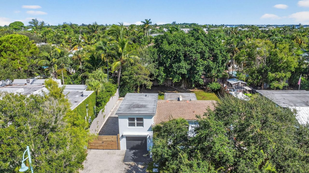 На продажу: $649,999 (2 спален, 2 ванн, 1252 Квадратных фут)