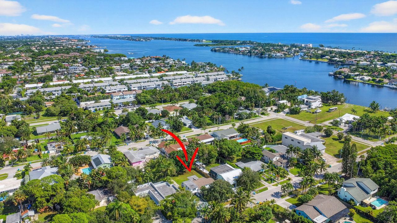 На продажу: $649,999 (2 спален, 2 ванн, 1252 Квадратных фут)