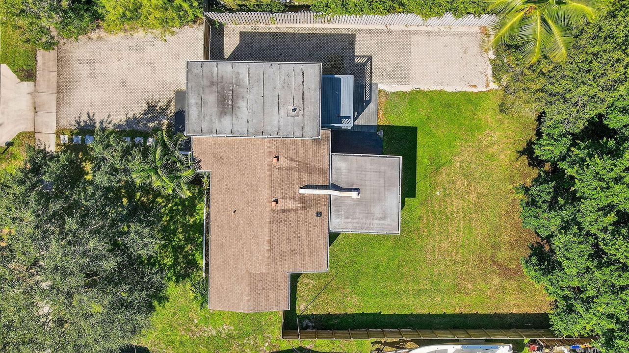 На продажу: $649,999 (2 спален, 2 ванн, 1252 Квадратных фут)