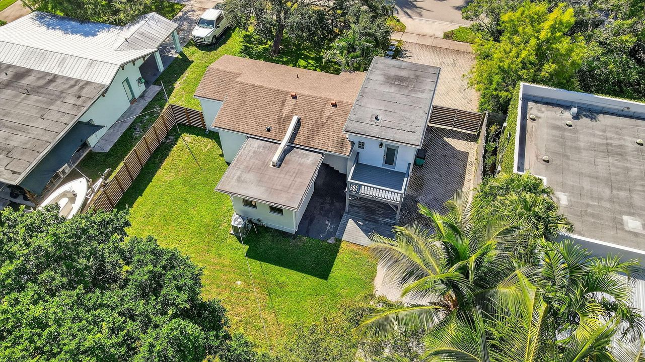 На продажу: $649,999 (2 спален, 2 ванн, 1252 Квадратных фут)