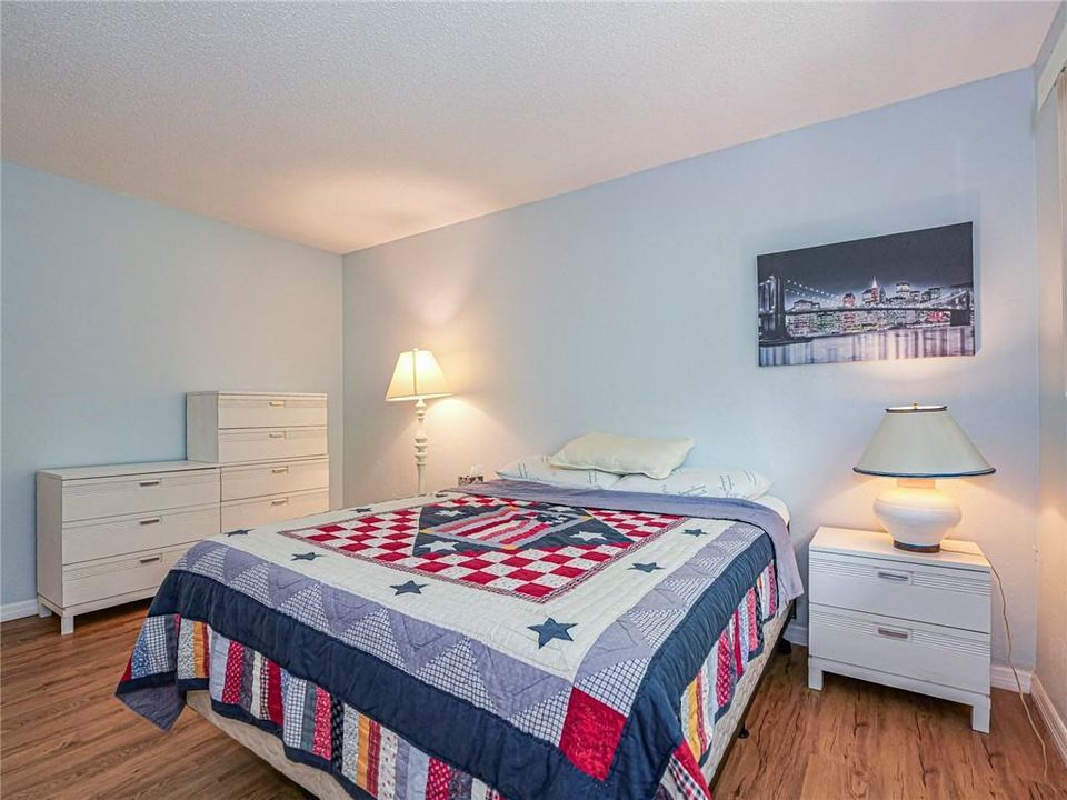 Activo con contrato: $1,495 (2 camas, 2 baños, 860 Pies cuadrados)