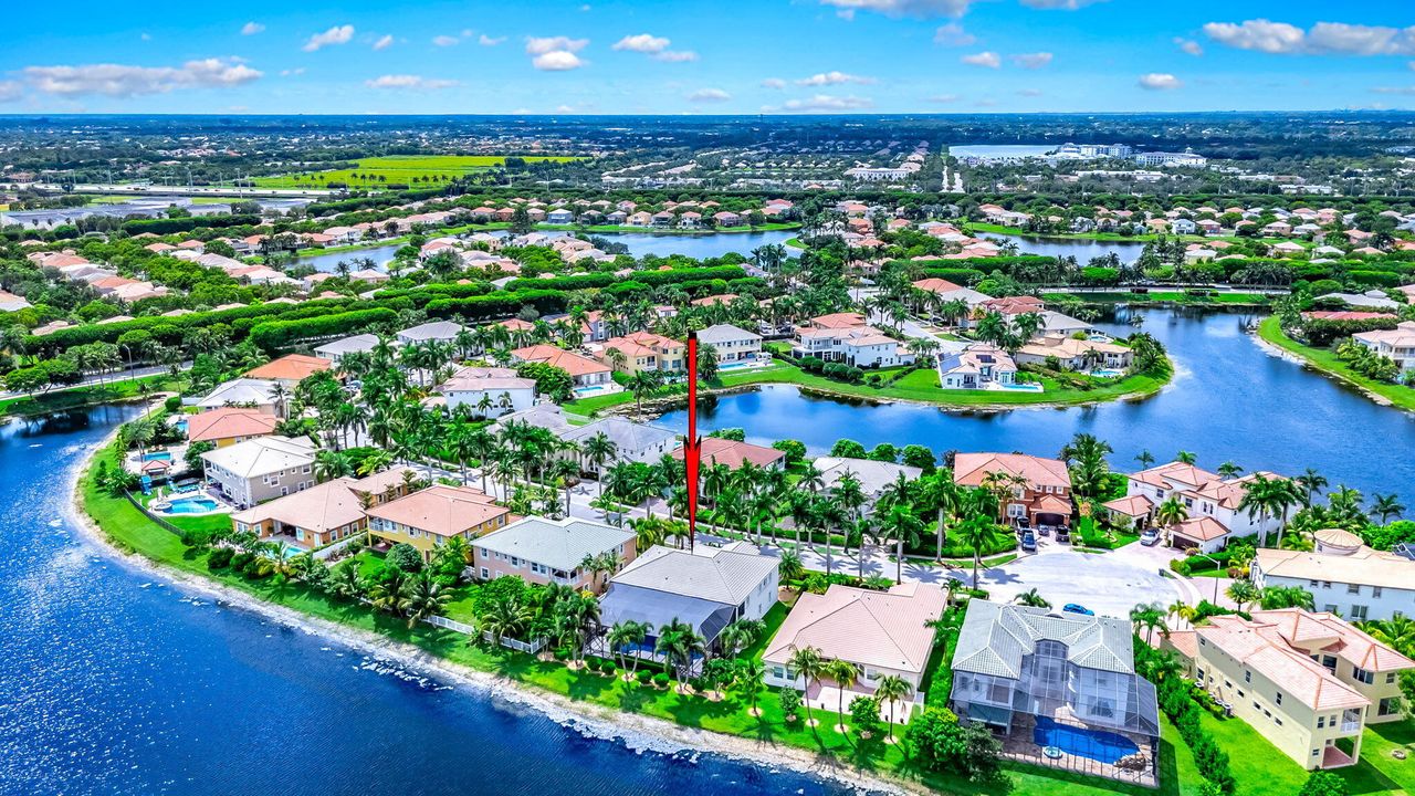 For Sale: $1,850,000 (5 beds, 5 baths, 5359 Square Feet)