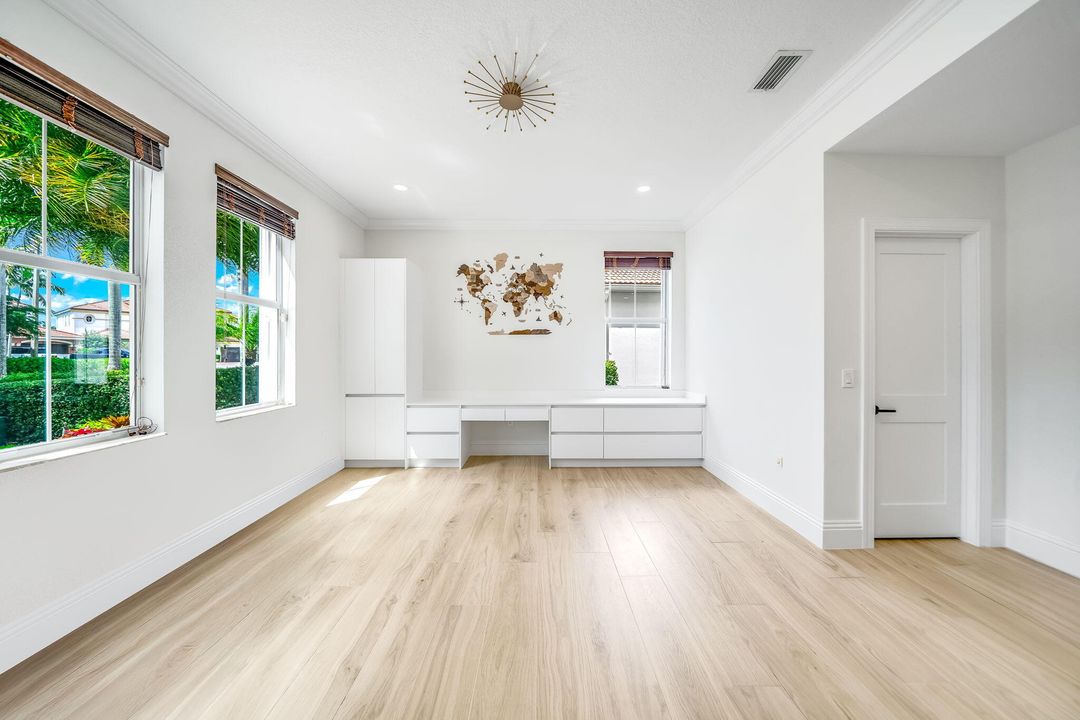 For Sale: $1,850,000 (5 beds, 5 baths, 5359 Square Feet)