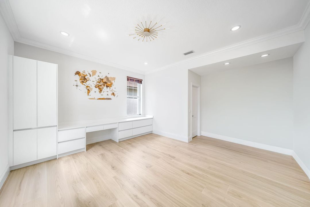 For Sale: $1,850,000 (5 beds, 5 baths, 5359 Square Feet)