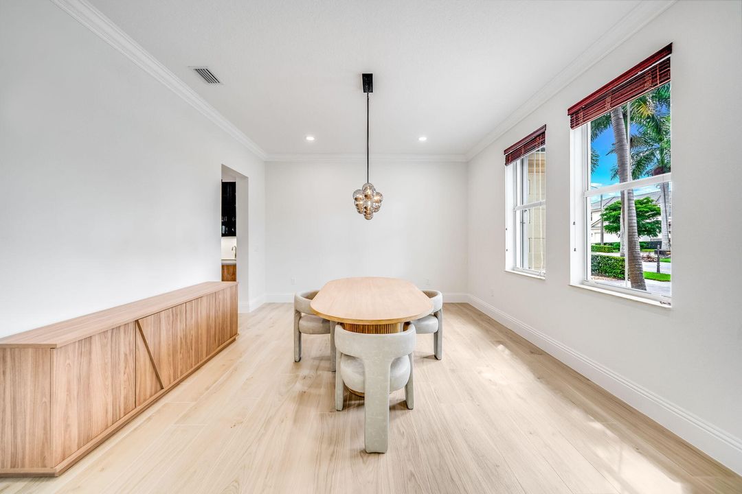 For Sale: $1,850,000 (5 beds, 5 baths, 5359 Square Feet)