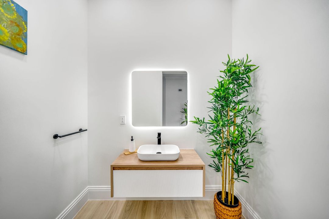 For Sale: $1,850,000 (5 beds, 5 baths, 5359 Square Feet)