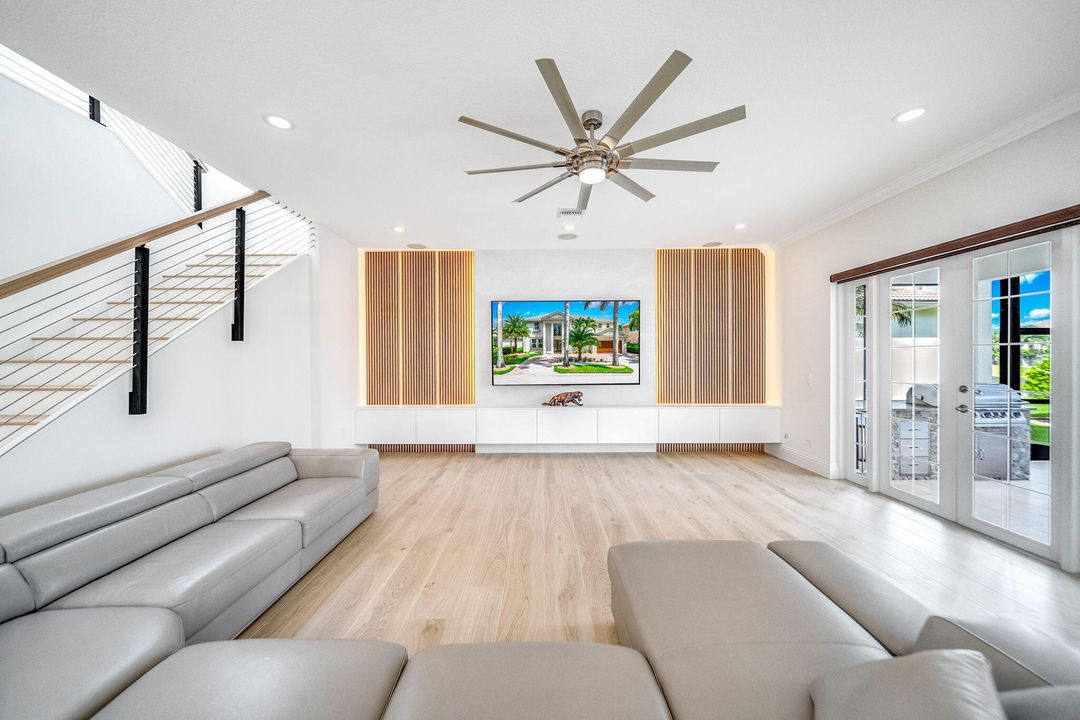 For Sale: $1,850,000 (5 beds, 5 baths, 5359 Square Feet)