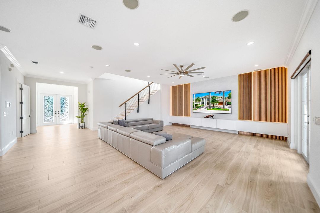 For Sale: $1,850,000 (5 beds, 5 baths, 5359 Square Feet)