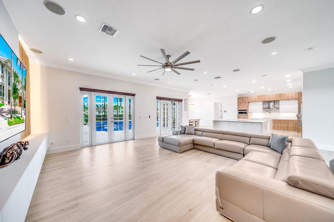 For Sale: $1,850,000 (5 beds, 5 baths, 5359 Square Feet)