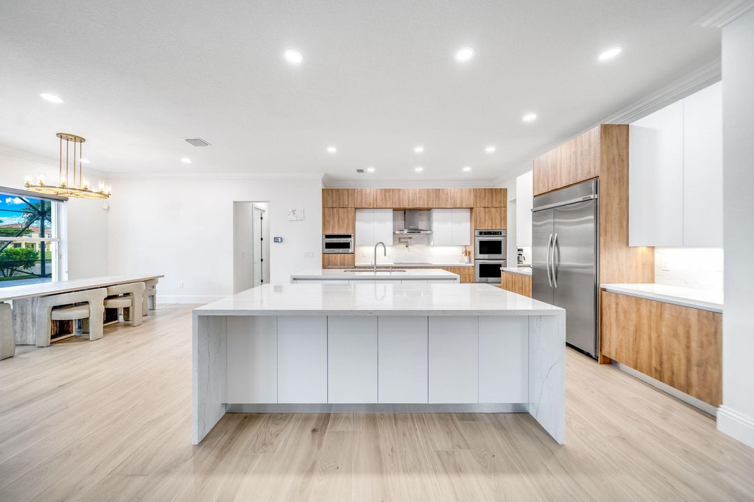 For Sale: $1,850,000 (5 beds, 5 baths, 5359 Square Feet)