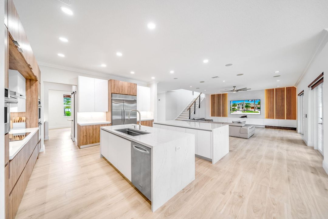 For Sale: $1,850,000 (5 beds, 5 baths, 5359 Square Feet)