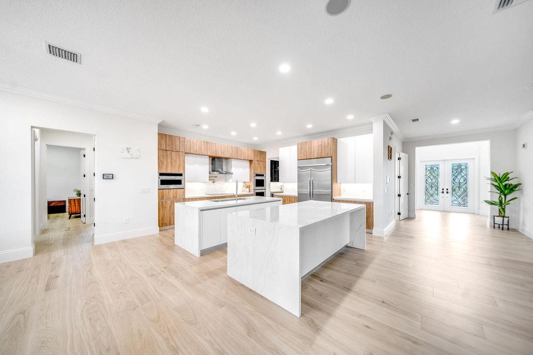 For Sale: $1,850,000 (5 beds, 5 baths, 5359 Square Feet)