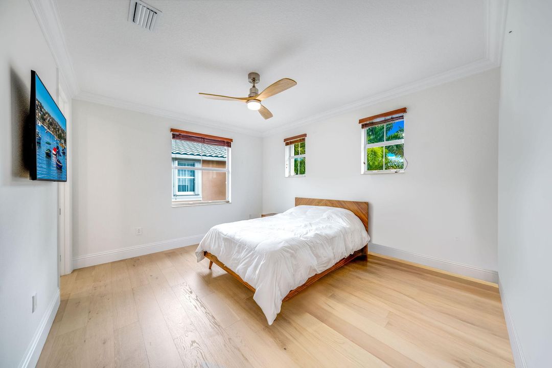 For Sale: $1,850,000 (5 beds, 5 baths, 5359 Square Feet)