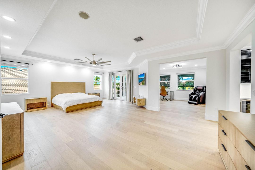 For Sale: $1,850,000 (5 beds, 5 baths, 5359 Square Feet)