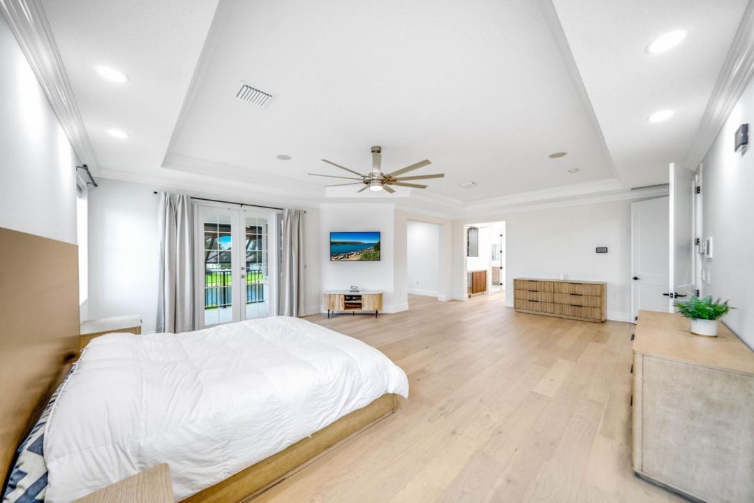 For Sale: $1,850,000 (5 beds, 5 baths, 5359 Square Feet)