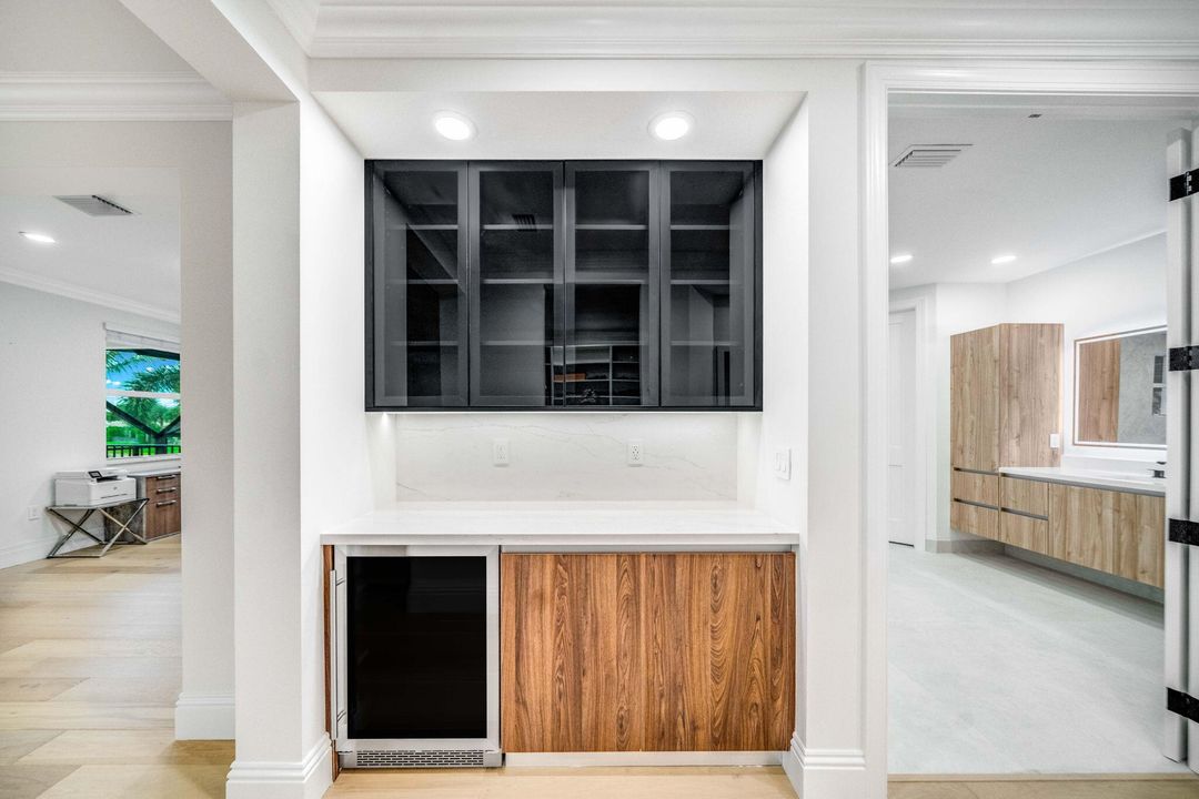 For Sale: $1,850,000 (5 beds, 5 baths, 5359 Square Feet)