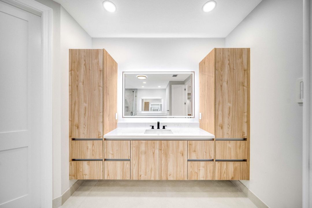 For Sale: $1,850,000 (5 beds, 5 baths, 5359 Square Feet)