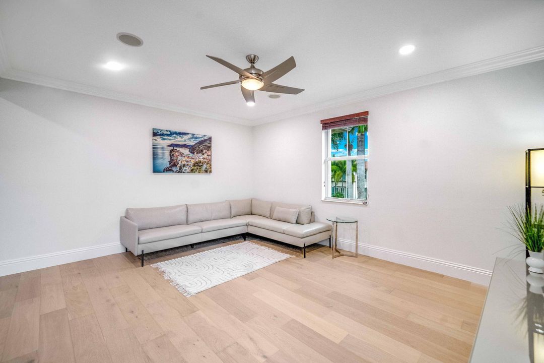 For Sale: $1,850,000 (5 beds, 5 baths, 5359 Square Feet)