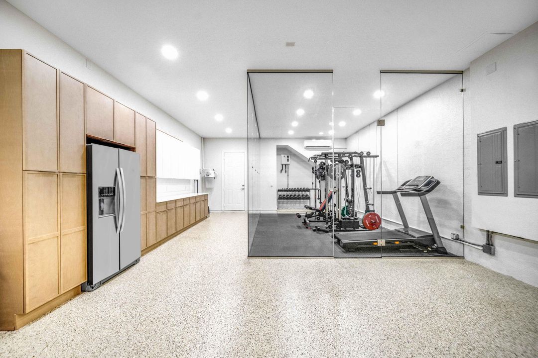 For Sale: $1,850,000 (5 beds, 5 baths, 5359 Square Feet)