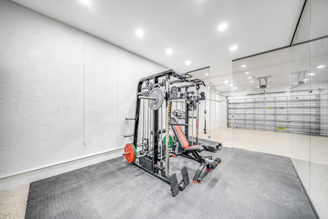 For Sale: $1,850,000 (5 beds, 5 baths, 5359 Square Feet)