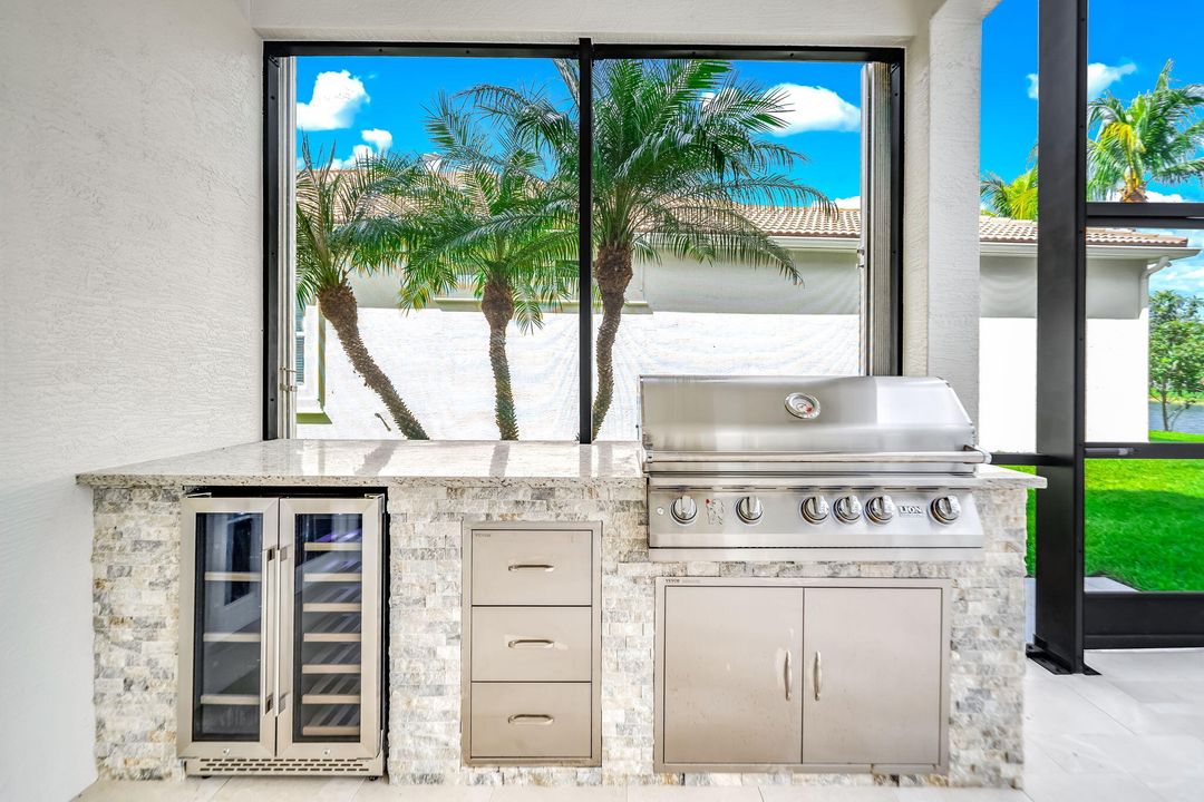 For Sale: $1,850,000 (5 beds, 5 baths, 5359 Square Feet)