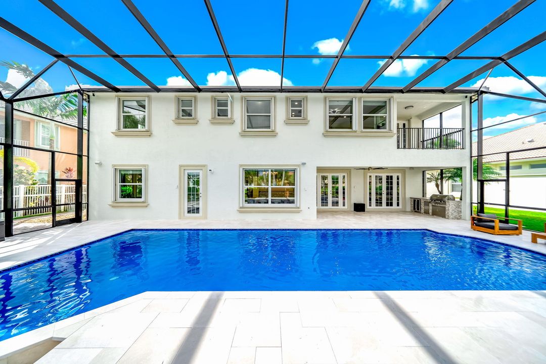 For Sale: $1,850,000 (5 beds, 5 baths, 5359 Square Feet)