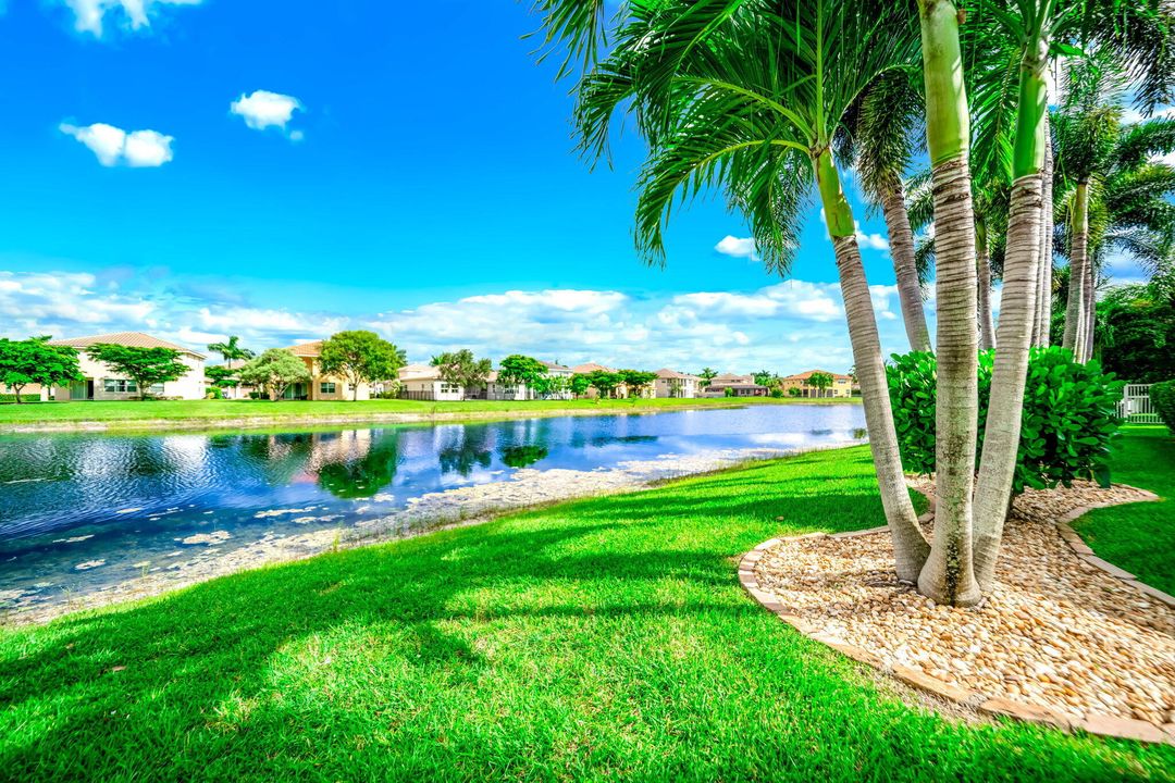 For Sale: $1,850,000 (5 beds, 5 baths, 5359 Square Feet)